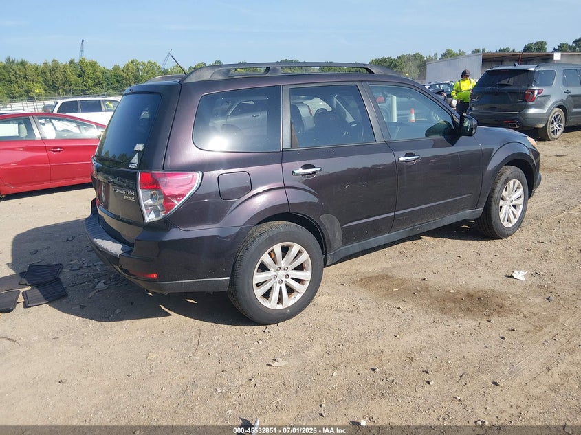 2013 Subaru Forester VIN JF2SHADC0DH437162 IAAI salvage auction — NORMAL WEAR, Clear (Tennessee), sold $375 on 2026-07-29 (photo 4)