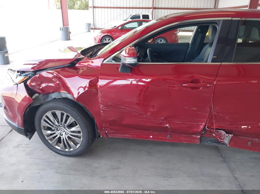 2024 Toyota Venza VIN JTEAAAAH1RJ158622 IAAI salvage auction — SIDE, Salvage Title, sold $4,450 on 2026-07-21 (photo 6)