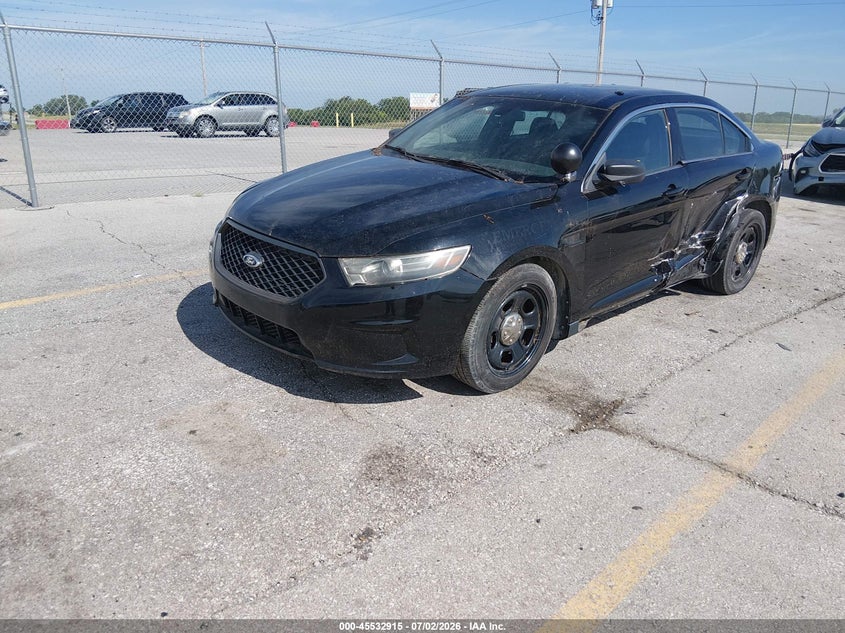 2015 Ford Police VIN 1FAHP2MK1FG130526 IAAI salvage auction — NORMAL WEAR, Clear (Missouri), sold $825 on 2026-07-16 (photo 2)