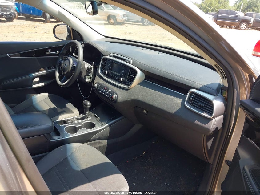 2017 Kia Sorento VIN 5XYPG4A59HG200554 IAAI salvage auction — NORMAL WEAR, Clear-Dealer Only (North Carolina), sold $1,350 on 2026-07-27 (photo 5)