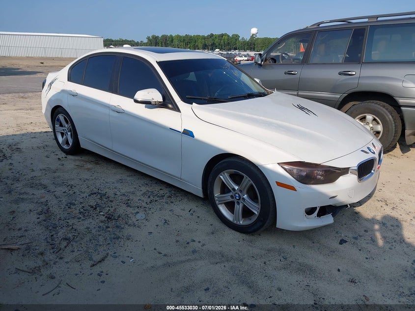 2013 BMW 3er VIN WBA3A5C51DF600394 IAAI salvage auction — NORMAL WEAR, Clear (North Carolina), sold $450 on 2026-07-15 (photo 1)