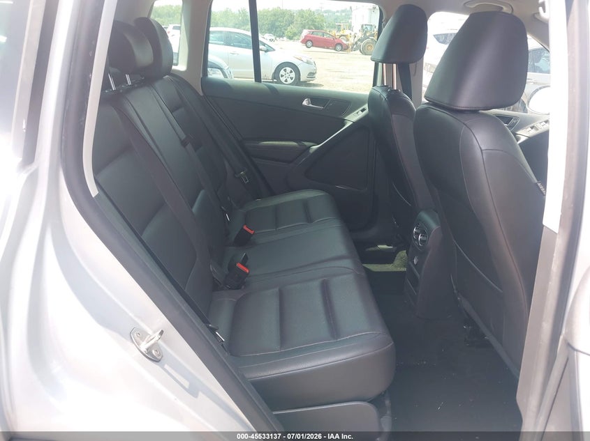 2014 Volkswagen Tiguan VIN WVGBV3AX0EW573763 IAAI salvage auction — RIGHT FRONT, Salvage Title, sold $725 on 2026-08-19 (photo 8)