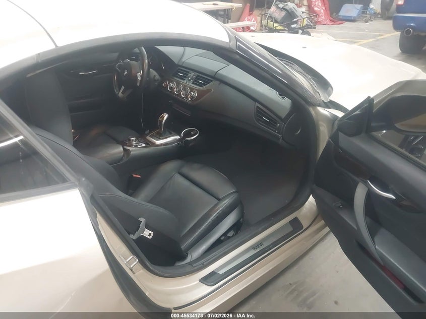 2011 BMW Z4 VIN WBALM7C5XBE382591 IAAI salvage auction — LEFT FRONT, Salvage (Arizona), sold $2,900 on 2026-08-02 (photo 5)