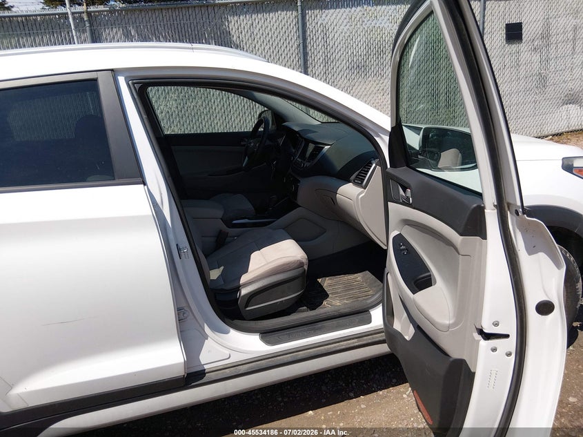 2018 Hyundai Tucson VIN KM8J3CA47JU708248 IAAI salvage auction — NORMAL WEAR, Salvage Title, sold $400 on 2026-07-29 (photo 5)