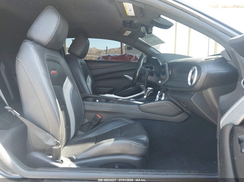 2019 Chevrolet Camaro VIN 1G1FH1R79K0105768 IAAI salvage auction — RIGHT SIDE, Salvage Title, sold $9,800 on 2026-07-29 (photo 5)