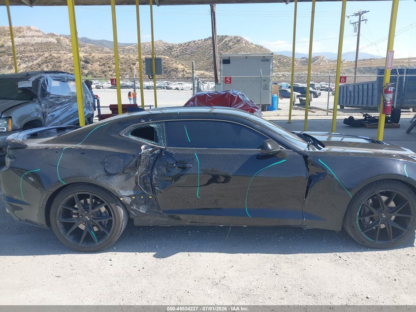 2019 Chevrolet Camaro VIN 1G1FH1R79K0105768 IAAI salvage auction — RIGHT SIDE, Salvage Title, sold $9,800 on 2026-07-29 (photo 6)
