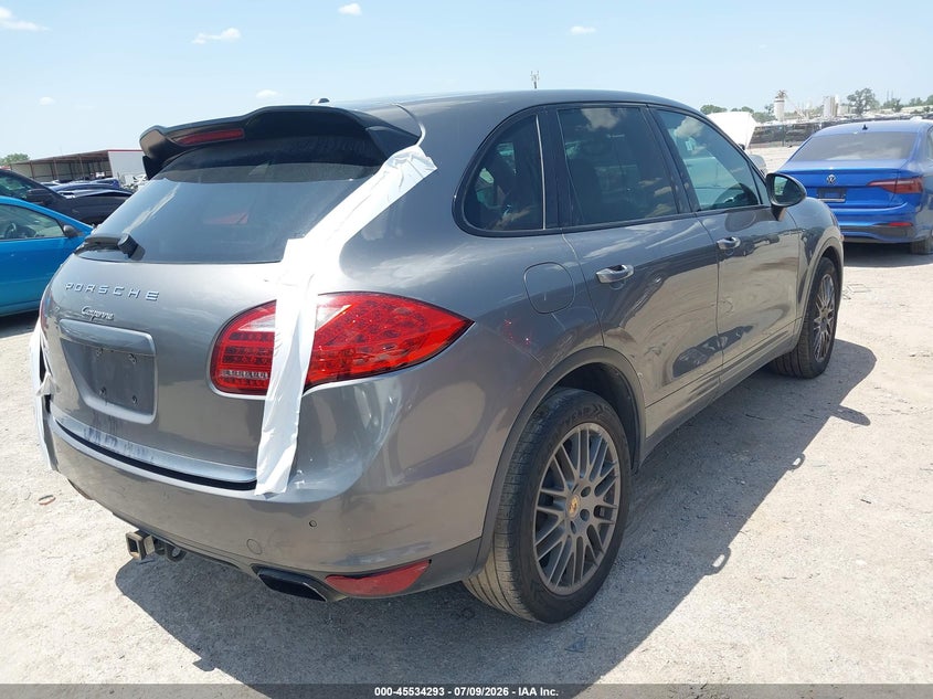2013 Porsche Cayenne VIN WP1AA2A24DLA12474 IAAI salvage auction — SIDE, Salvage (Texas), sold $25 on 2026-07-28 (photo 4)