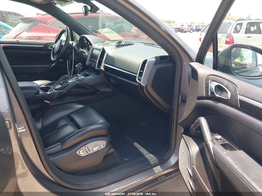 2013 Porsche Cayenne VIN WP1AA2A24DLA12474 IAAI salvage auction — SIDE, Salvage (Texas), sold $25 on 2026-07-28 (photo 5)
