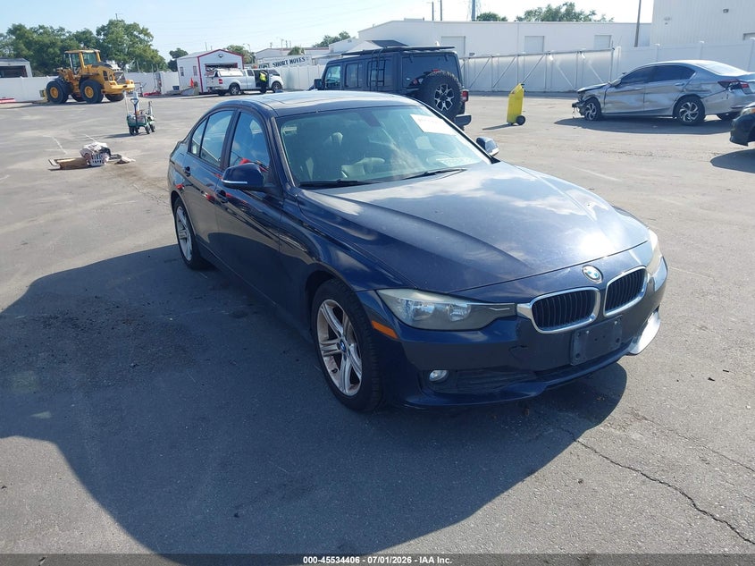 2015 BMW 3 series VIN WBA3C3C59FK202844 IAAI salvage auction — NORMAL WEAR, Clear (Connecticut), sold $725 on 2026-07-29 (photo 1)