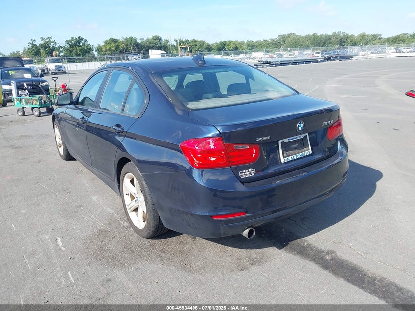 2015 BMW 3 series VIN WBA3C3C59FK202844 IAAI salvage auction — NORMAL WEAR, Clear (Connecticut), sold $725 on 2026-07-29 (photo 3)