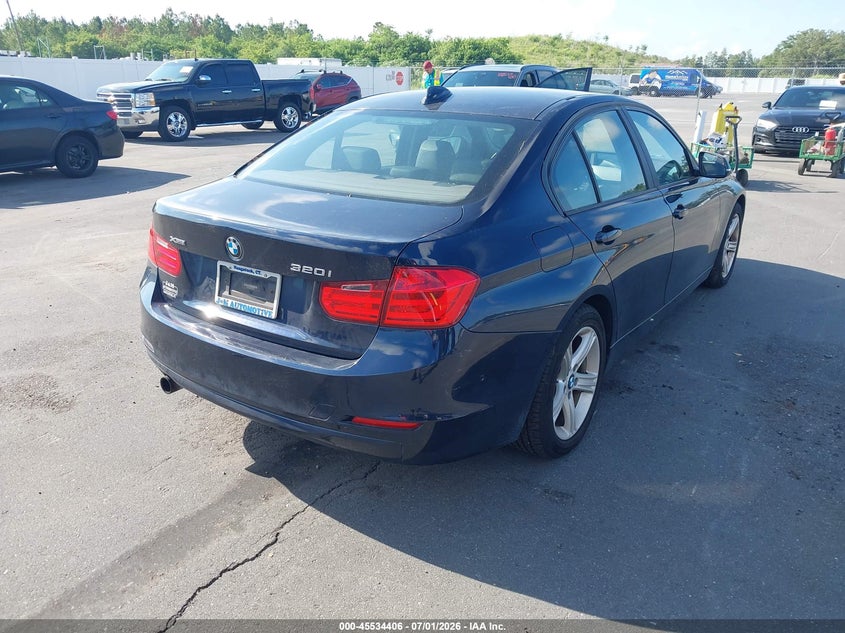2015 BMW 3 series VIN WBA3C3C59FK202844 IAAI salvage auction — NORMAL WEAR, Clear (Connecticut), sold $725 on 2026-07-29 (photo 4)