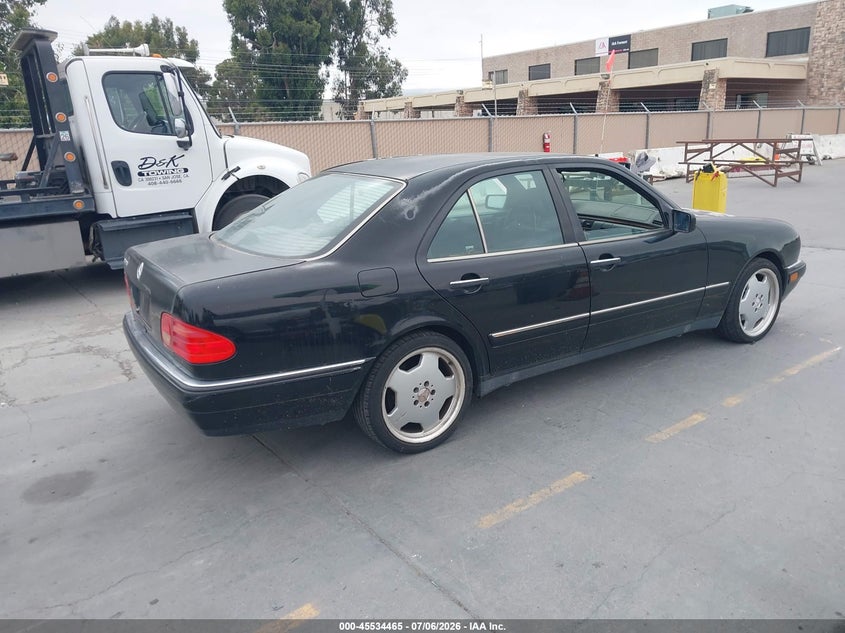 1997 Mercedes-benz E-class VIN WDBJF72F9VA156213 IAAI salvage auction — NORMAL WEAR, Clear - Dealer Only (California), sold $300 on 2026-07-20 (photo 4)