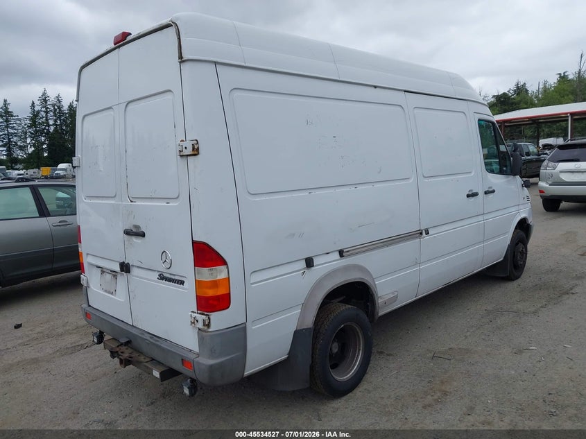 2004 Dodge Sprinter VIN WD2PD444845651455 IAAI salvage auction — NORMAL WEAR, Clear (Washington), sold $1,850 on 2026-07-15 (photo 4)