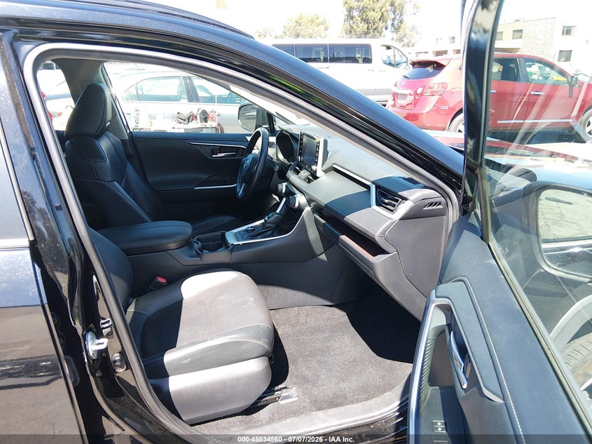 2020 Toyota Rav 4 VIN 4T3DWRFV5LU004729 IAAI salvage auction — REAR END, Salvage Title, sold $12,900 on 2026-07-31 (photo 5)