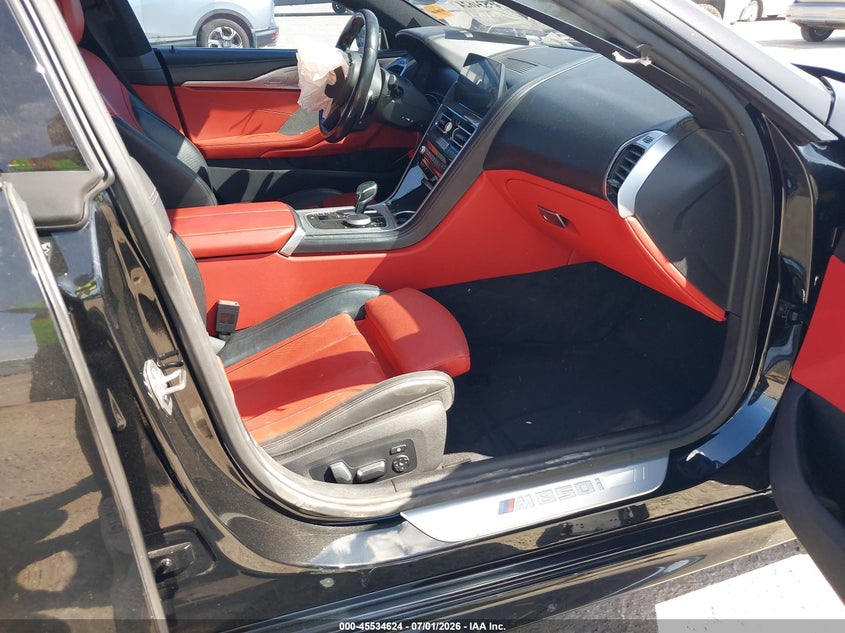 2020 BMW 8er VIN WBAGV8C00LCD64738 IAAI salvage auction — LEFT FRONT, Salvage Title, sold $18,850 on 2026-08-17 (photo 5)