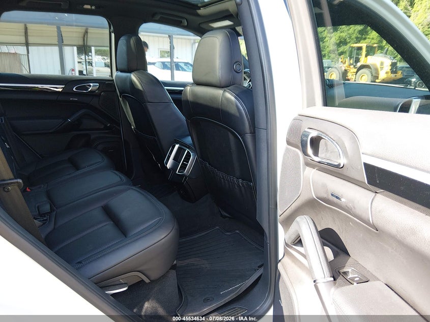 2016 Porsche Cayenne VIN WP1AB2A29GLA92131 IAAI salvage auction — LEFT REAR, Wait Title, sold $8,150 on 2026-10-08 (photo 8)