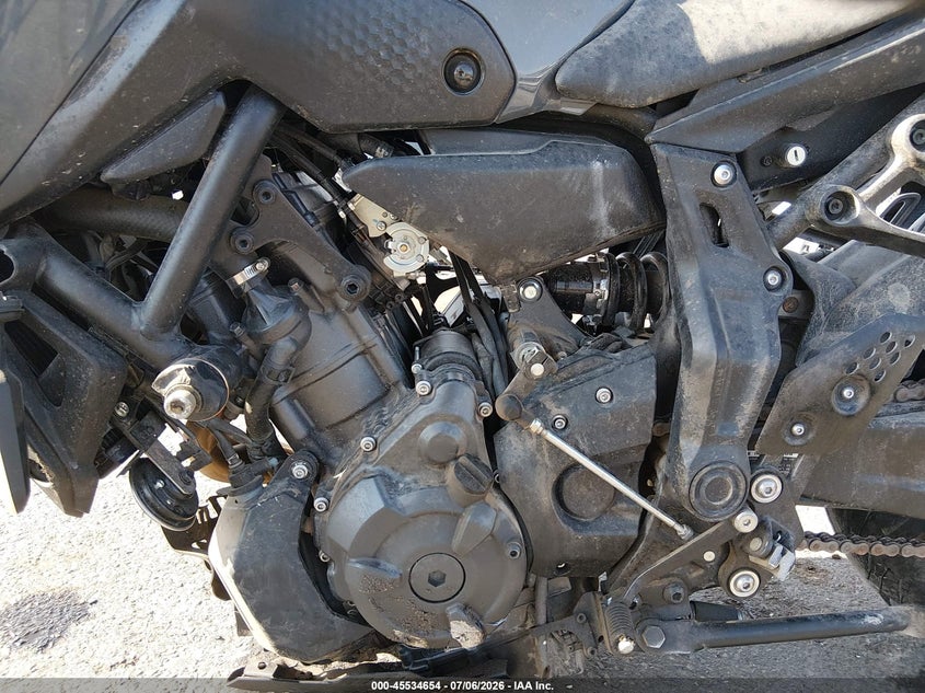 2021 Yamaha Mt VIN JYARM32E3MA001080 IAAI salvage auction — FRONT & REAR, Wait Title, sold $0 on 2026-09-25 (photo 9)