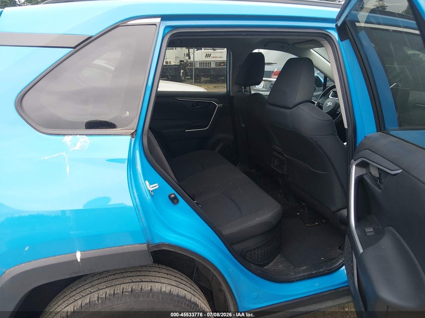 2021 Toyota Rav 4 VIN 2T3MWRFV8MW117401 IAAI salvage auction — REAR END, Clear (Washington), sold $3,050 on 2026-07-29 (photo 8)