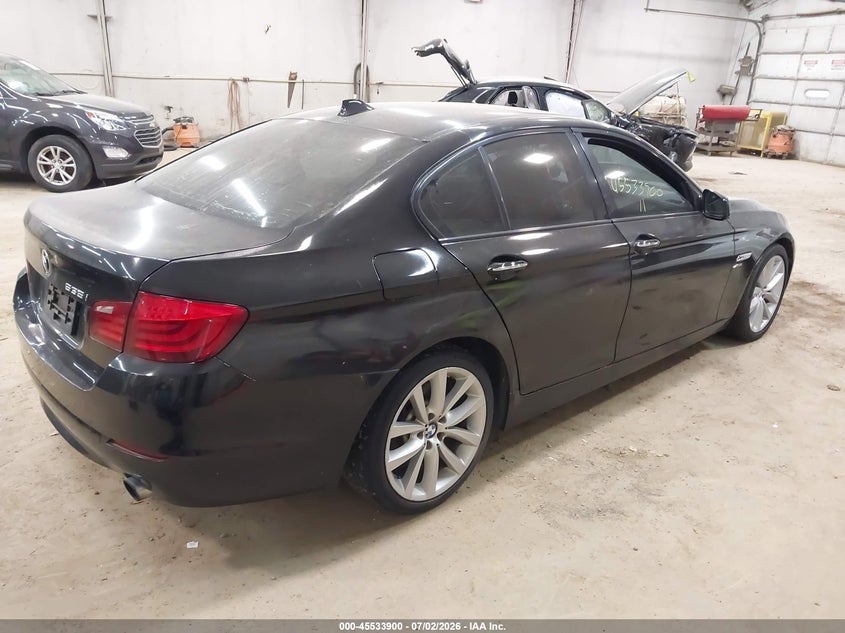 2011 BMW 5 series VIN WBAFU7C52BC874251 IAAI salvage auction — NORMAL WEAR, Clear (Pennsylvania), sold $325 on 2026-07-30 (photo 4)