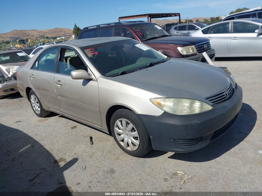 2005 Toyota Camry VIN 4T1BE30KX5U549987 IAAI salvage auction — NORMAL WEAR, Clear - Dealer Only (California), sold $525 on 2026-07-09 (photo 1)