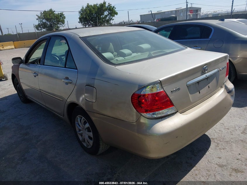 2005 Toyota Camry VIN 4T1BE30KX5U549987 IAAI salvage auction — NORMAL WEAR, Clear - Dealer Only (California), sold $525 on 2026-07-09 (photo 3)