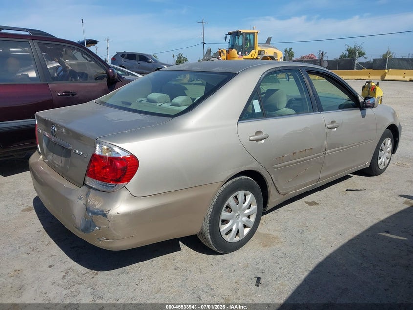 2005 Toyota Camry VIN 4T1BE30KX5U549987 IAAI salvage auction — NORMAL WEAR, Clear - Dealer Only (California), sold $525 on 2026-07-09 (photo 4)