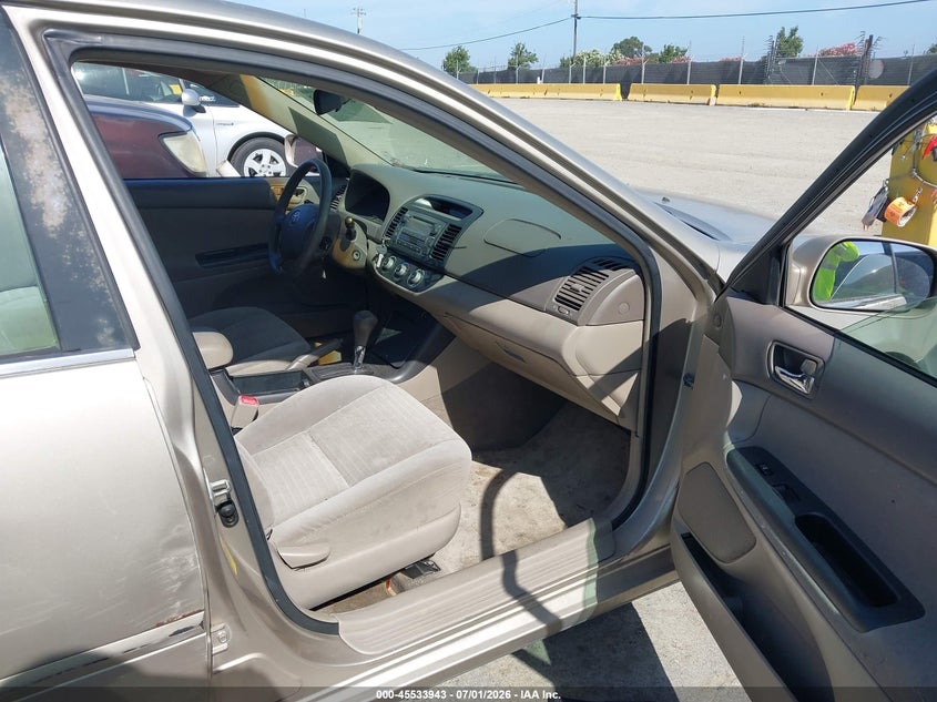 2005 Toyota Camry VIN 4T1BE30KX5U549987 IAAI salvage auction — NORMAL WEAR, Clear - Dealer Only (California), sold $525 on 2026-07-09 (photo 5)