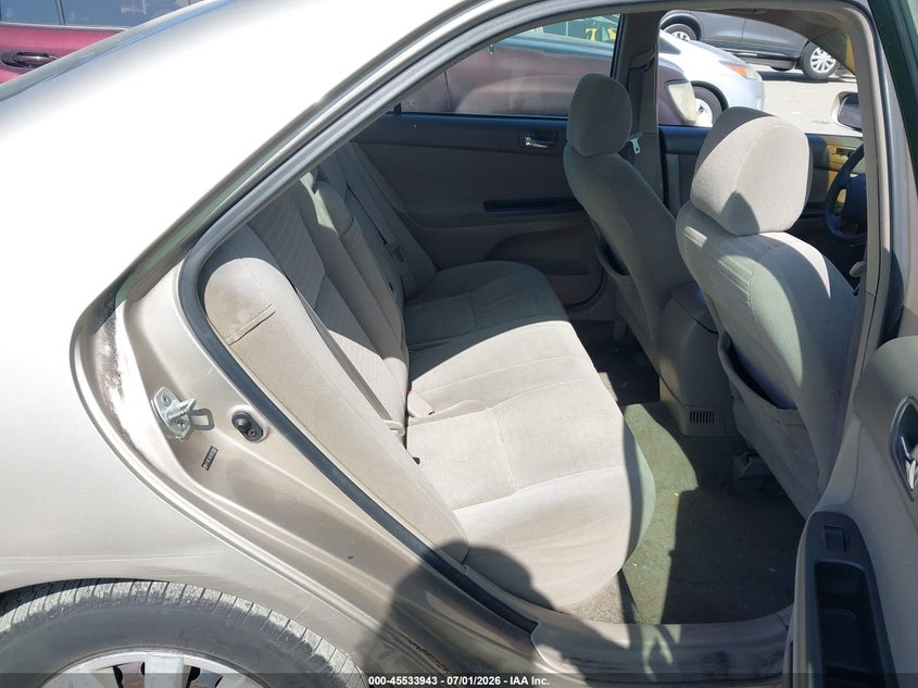 2005 Toyota Camry VIN 4T1BE30KX5U549987 IAAI salvage auction — NORMAL WEAR, Clear - Dealer Only (California), sold $525 on 2026-07-09 (photo 8)