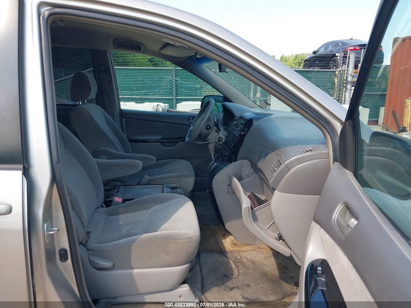 2005 Toyota Sienna VIN 5TDZA23C15S367399 IAAI salvage auction — NORMAL WEAR, Clear (Maryland), sold $775 on 2026-07-16 (photo 5)