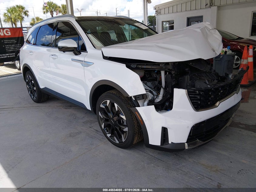 2024 Kia Sorento VIN 5XYRK4JF1RG304702 IAAI salvage auction — LEFT FRONT, Salvage Title, sold $6,300 on 2026-08-02 (photo 1)