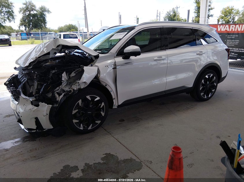 2024 Kia Sorento VIN 5XYRK4JF1RG304702 IAAI salvage auction — LEFT FRONT, Salvage Title, sold $6,300 on 2026-08-02 (photo 2)