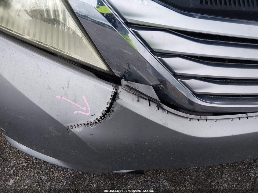 2011 Toyota Sienna VIN 5TDYK3DC5BS165495 IAAI salvage auction — RIGHT SIDE, Salvage - Greater Than 75% (Maryland), sold $2,250 on 2026-07-20 (photo 6)