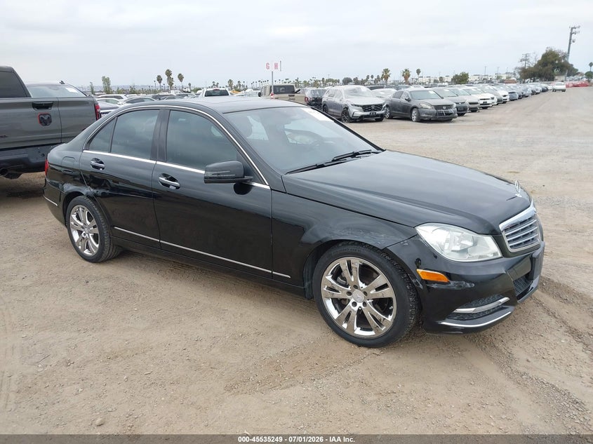 2013 Mercedes-benz C-klasse VIN WDDGF4HB1DR277807 IAAI salvage auction — RIGHT SIDE, Salvage (California), sold $1,300 on 2026-07-29 (photo 1)