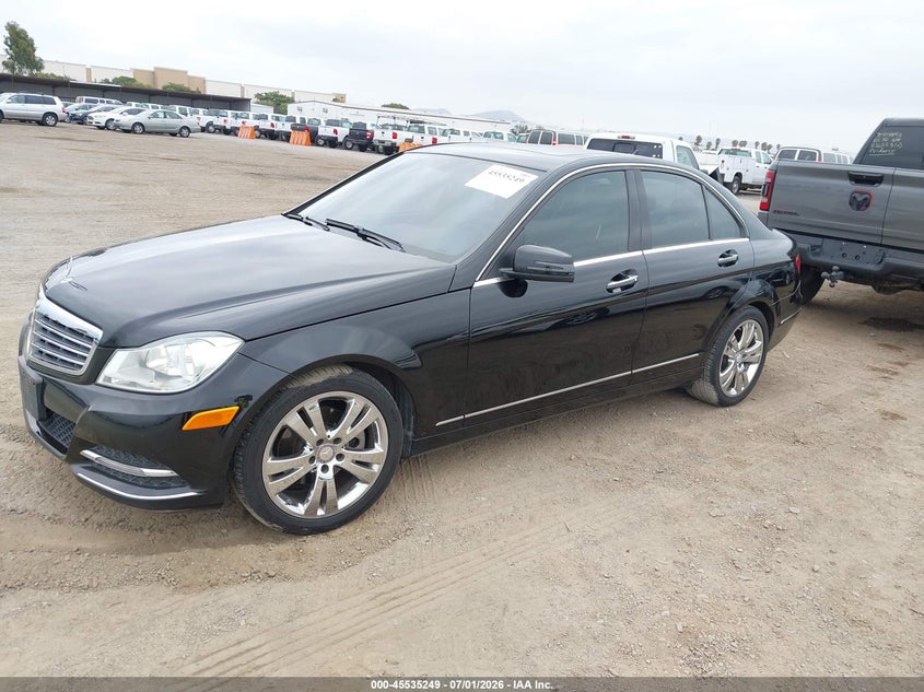 2013 Mercedes-benz C-klasse VIN WDDGF4HB1DR277807 IAAI salvage auction — RIGHT SIDE, Salvage (California), sold $1,300 on 2026-07-29 (photo 2)