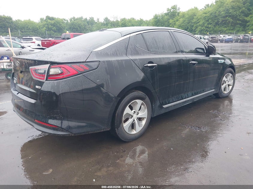 2016 Kia Optima VIN KNAGM4AD6G5099638 IAAI salvage auction — NORMAL WEAR, Clear (Connecticut), sold $500 on 2026-07-30 (photo 4)