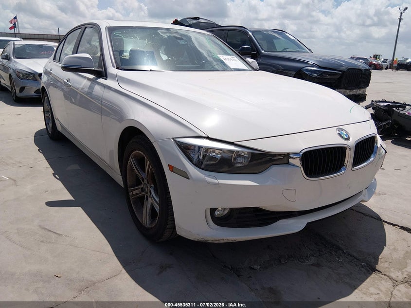 2014 BMW 3er VIN WBA3B5G59ENS07922 IAAI salvage auction — LEFT FRONT, Original (Texas), sold $3,200 on 2026-08-18 (photo 1)