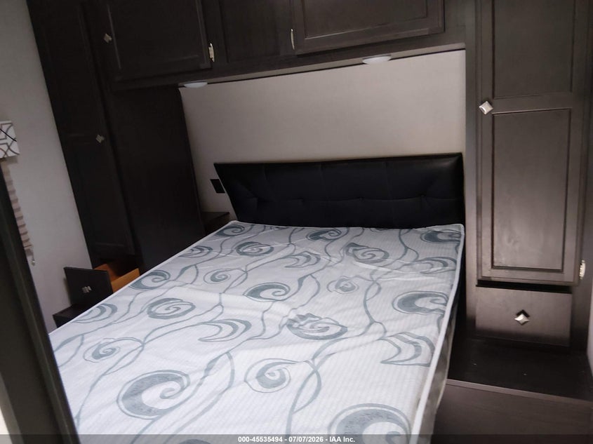 2019 Kz Sport trek 327v1k travel trailer VIN 4EZT13220K8053035 IAAI salvage auction — SIDE, Junk Bill Of Sale Mv2459 (Wisconsin), sold $2,900 on 2026-07-23 (photo 7)