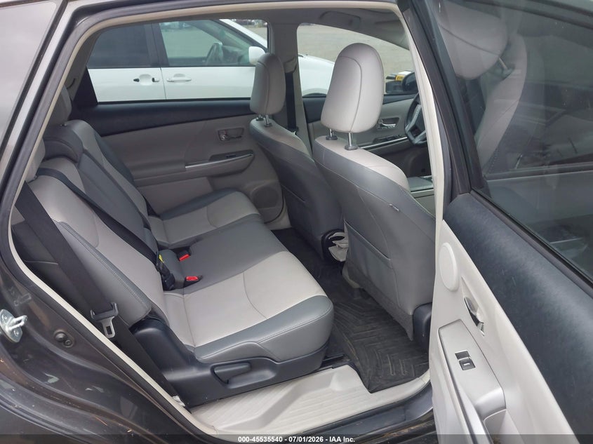 2015 Toyota Prius v VIN JTDZN3EU4FJ027274 IAAI salvage auction — NORMAL WEAR, Clear (Washington), sold $3,150 on 2026-07-15 (photo 8)