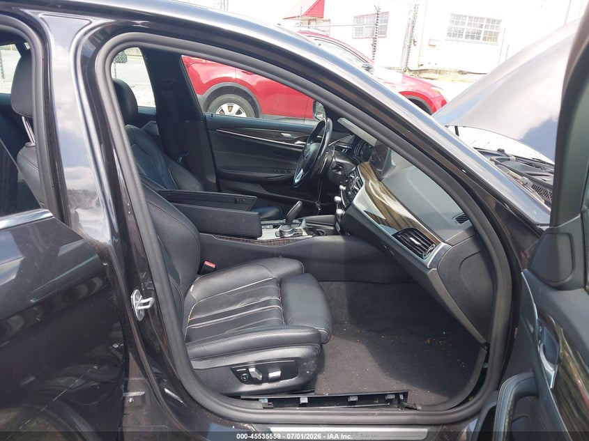 2019 BMW 5 series VIN WBAJA7C56KG912365 IAAI salvage auction — NORMAL WEAR, Clear (Mississippi), sold $7,850 on 2026-07-17 (photo 5)