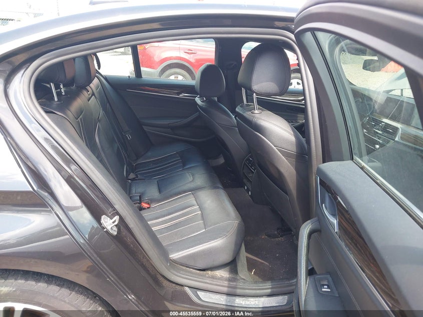 2019 BMW 5 series VIN WBAJA7C56KG912365 IAAI salvage auction — NORMAL WEAR, Clear (Mississippi), sold $7,850 on 2026-07-17 (photo 8)