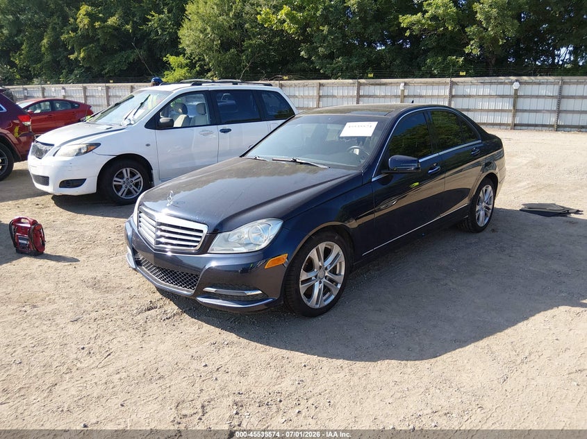 2014 Mercedes-benz C class VIN WDDGF8AB3ER307215 IAAI salvage auction — NORMAL WEAR, Clear (Tennessee), sold $925 on 2026-07-29 (photo 2)
