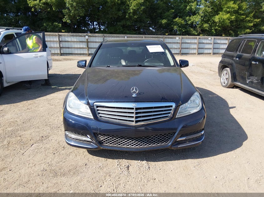 2014 Mercedes-benz C class VIN WDDGF8AB3ER307215 IAAI salvage auction — NORMAL WEAR, Clear (Tennessee), sold $925 on 2026-07-29 (photo 6)