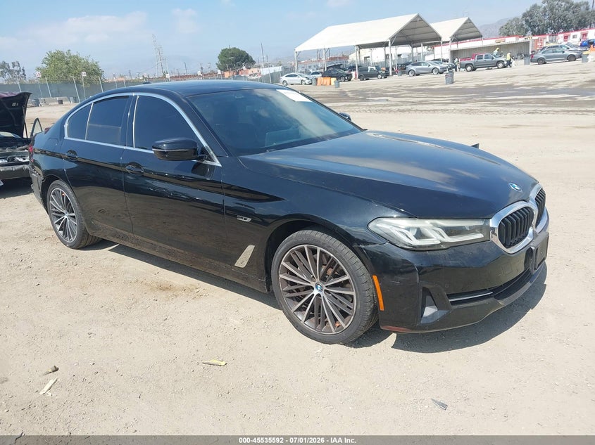 2022 BMW 5er VIN WBA13AG03NCK10876 IAAI salvage auction — REAR END, Wait Title, sold $10,800 on 2026-08-16 (photo 1)