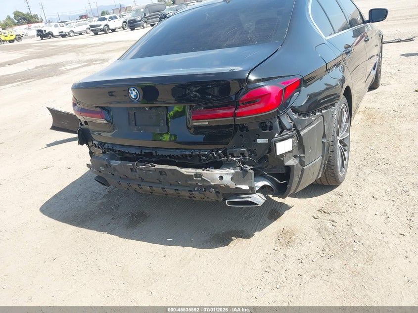 2022 BMW 5er VIN WBA13AG03NCK10876 IAAI salvage auction — REAR END, Wait Title, sold $10,800 on 2026-08-16 (photo 6)