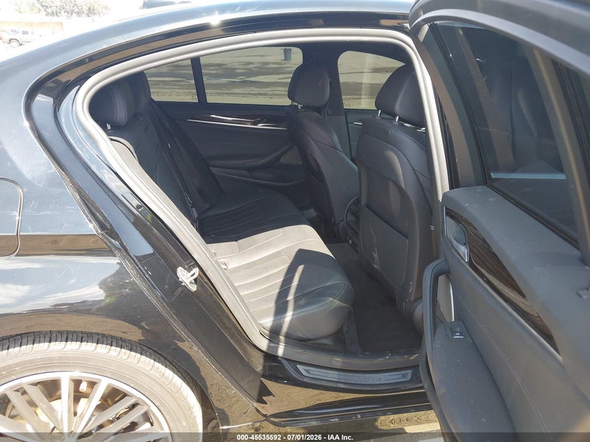 2022 BMW 5er VIN WBA13AG03NCK10876 IAAI salvage auction — REAR END, Wait Title, sold $10,800 on 2026-08-16 (photo 8)