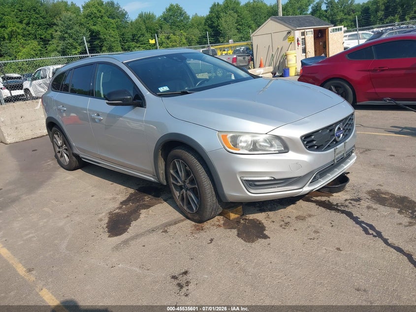 2016 Volvo V60 cross country VIN YV4612HK0G1013244 IAAI salvage auction — NORMAL WEAR, Clear (Connecticut), sold $1,350 on 2026-07-23 (photo 1)