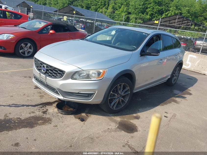 2016 Volvo V60 cross country VIN YV4612HK0G1013244 IAAI salvage auction — NORMAL WEAR, Clear (Connecticut), sold $1,350 on 2026-07-23 (photo 2)