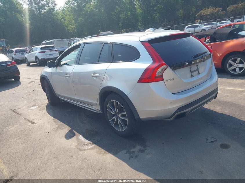 2016 Volvo V60 cross country VIN YV4612HK0G1013244 IAAI salvage auction — NORMAL WEAR, Clear (Connecticut), sold $1,350 on 2026-07-23 (photo 3)