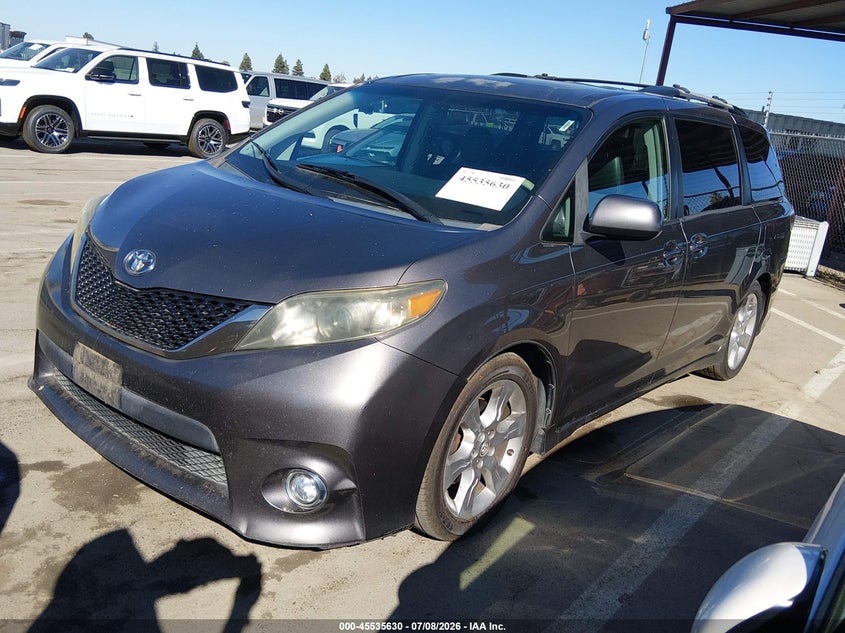 2011 Toyota Sienna VIN 5TDXK3DC9BS035618 IAAI salvage auction — NORMAL WEAR, Clear - Dealer Only (California), sold $1,250 on 2026-07-28 (photo 2)