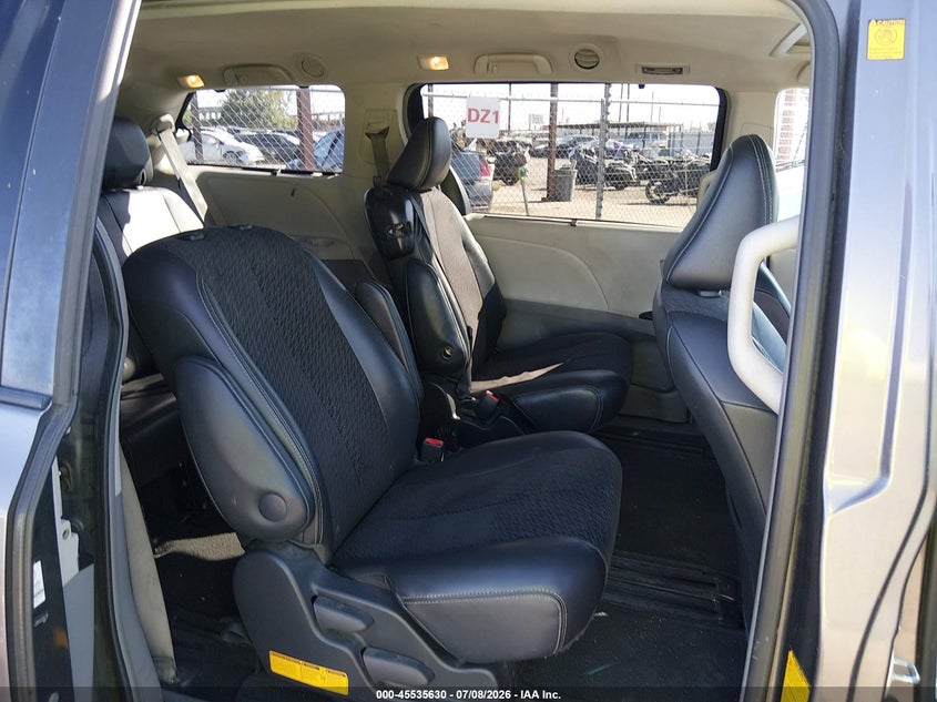 2011 Toyota Sienna VIN 5TDXK3DC9BS035618 IAAI salvage auction — NORMAL WEAR, Clear - Dealer Only (California), sold $1,250 on 2026-07-28 (photo 8)
